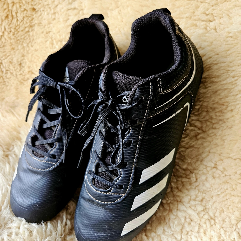 Adidas Kids Black and White Baseball Cleats Shoes Size 6